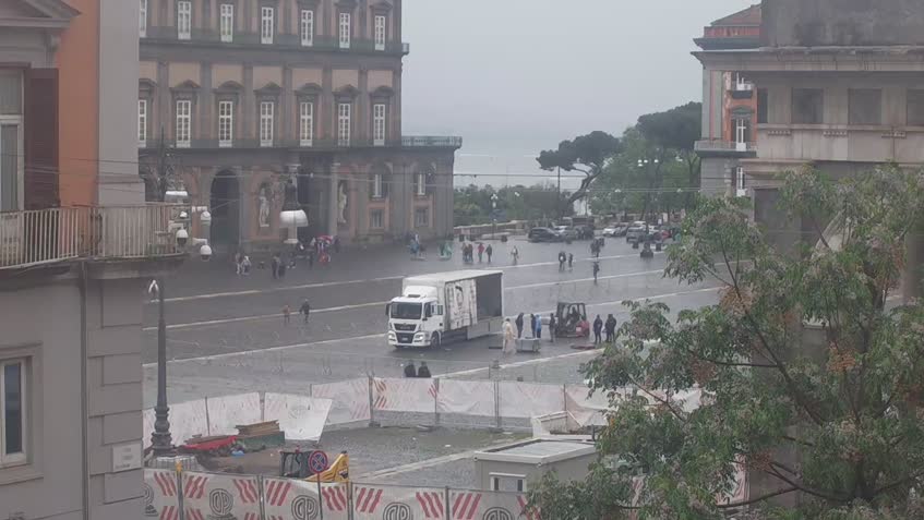 Webcam Naples - Piazza del Plebiscito