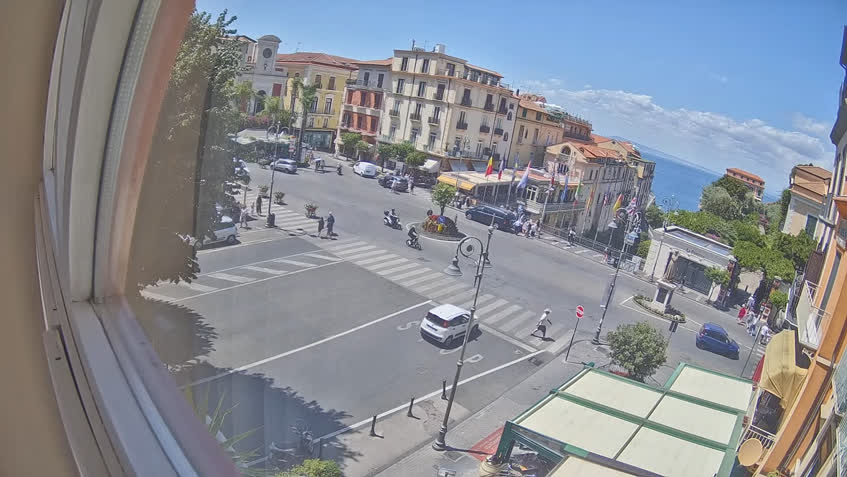 Live Cam