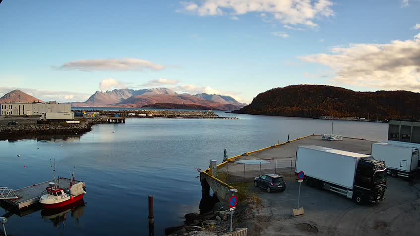 Webcam Harbor of Skjervøy