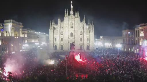 Piazza Duomo a Milano dopo la vittoria