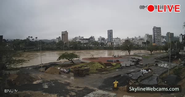 【LIVE】 Веб-камера Пляж Блуменау - Бразилия | SkylineWebcams