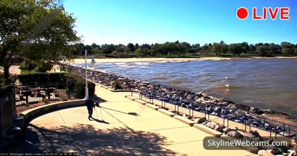 【LIVE】 Webcam Sheboygan Beach - Wisconsin | SkylineWebcams